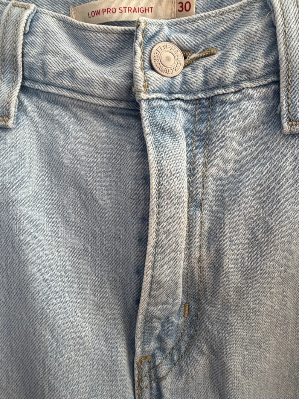 Levi’s Low Pro Straight Leg Light Wash Denim Jeans Size 30 Ripped Knees 30x30 - Picture 9 of 13